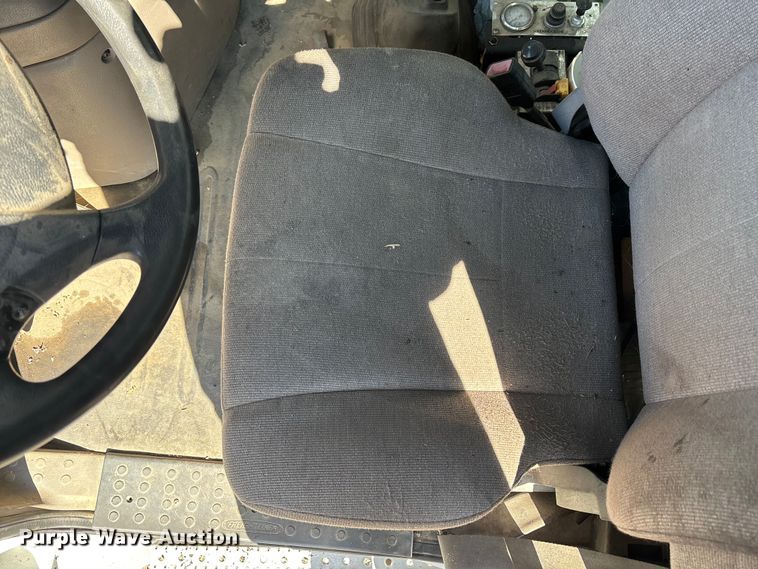 image for item FB5507 2014 Freightliner Cascadia dump truck