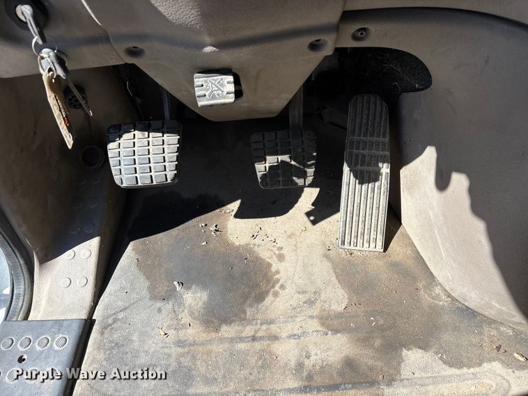 image for item FB5507 2014 Freightliner Cascadia dump truck