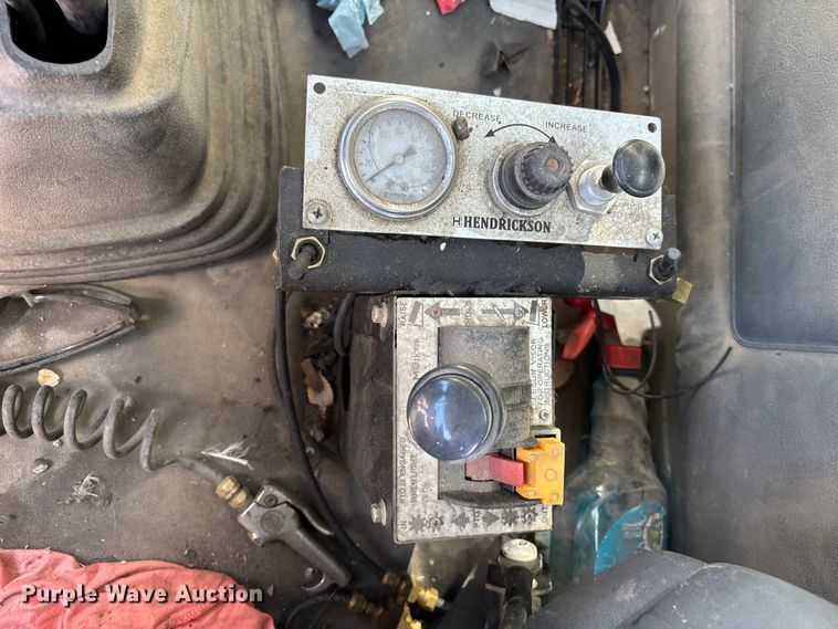 image for item FB5507 2014 Freightliner Cascadia dump truck