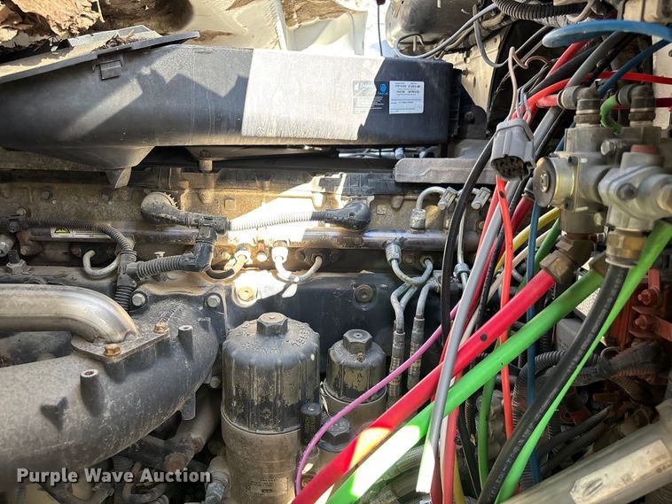 image for item FB5507 2014 Freightliner Cascadia dump truck