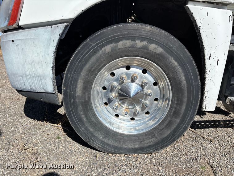 image for item FB5507 2014 Freightliner Cascadia dump truck