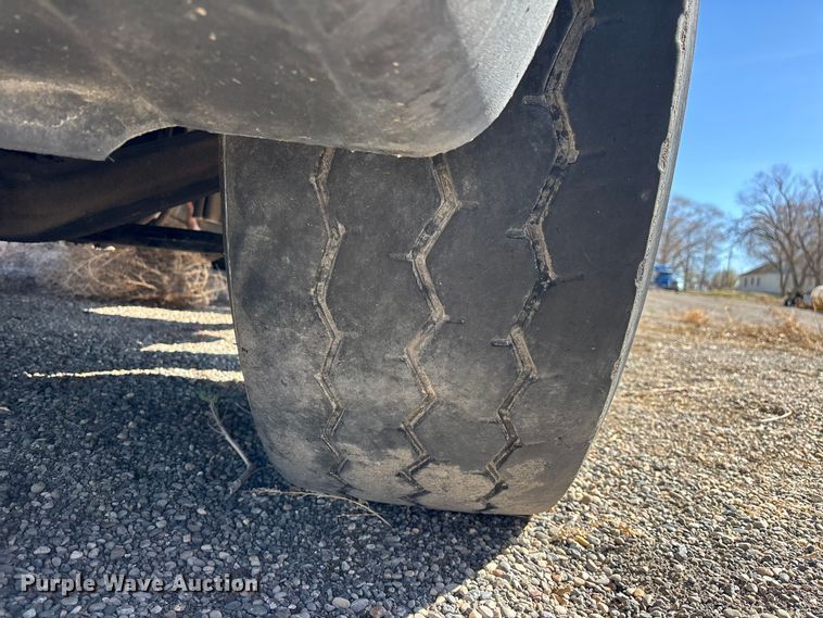 image for item FB5507 2014 Freightliner Cascadia dump truck