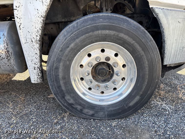 image for item FB5507 2014 Freightliner Cascadia dump truck