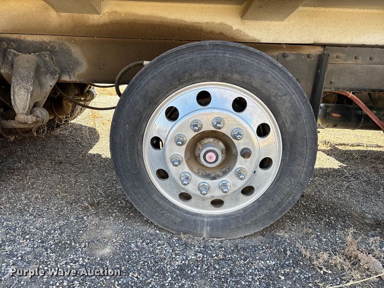 image for item FB5507 2014 Freightliner Cascadia dump truck