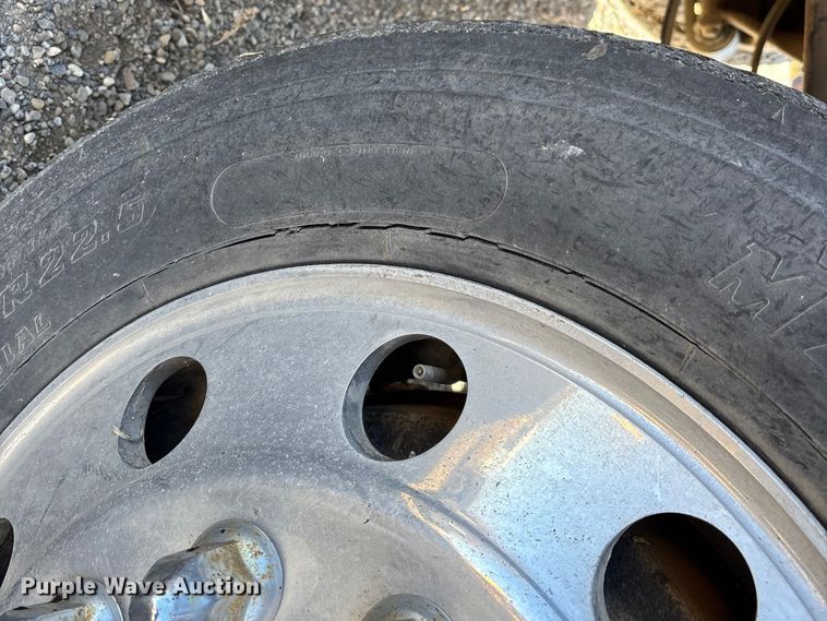 image for item FB5507 2014 Freightliner Cascadia dump truck