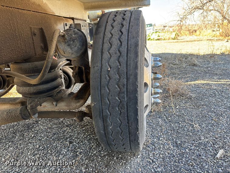 image for item FB5507 2014 Freightliner Cascadia dump truck