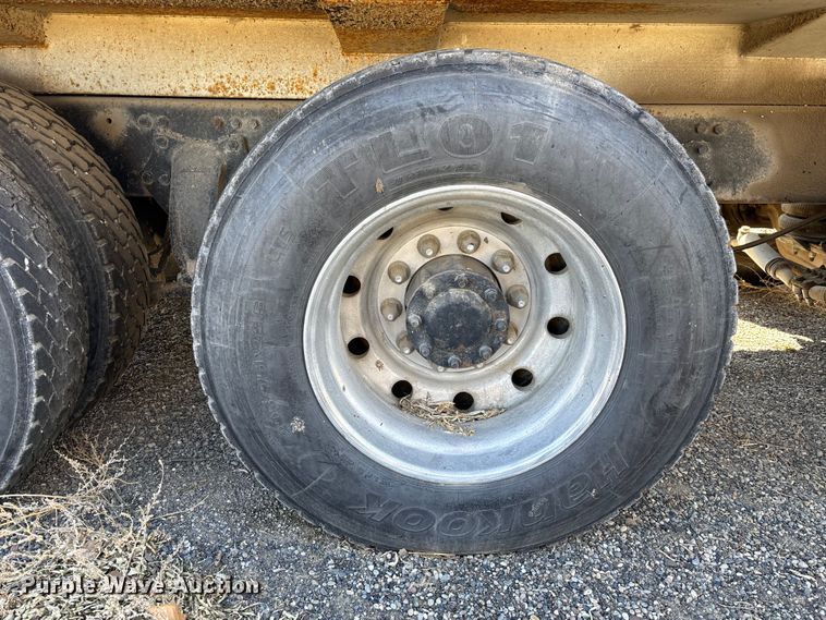 image for item FB5507 2014 Freightliner Cascadia dump truck