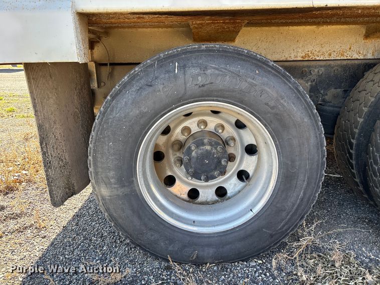 image for item FB5507 2014 Freightliner Cascadia dump truck