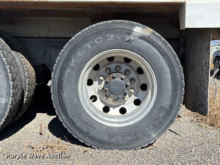 image for item FB5507 2014 Freightliner Cascadia dump truck