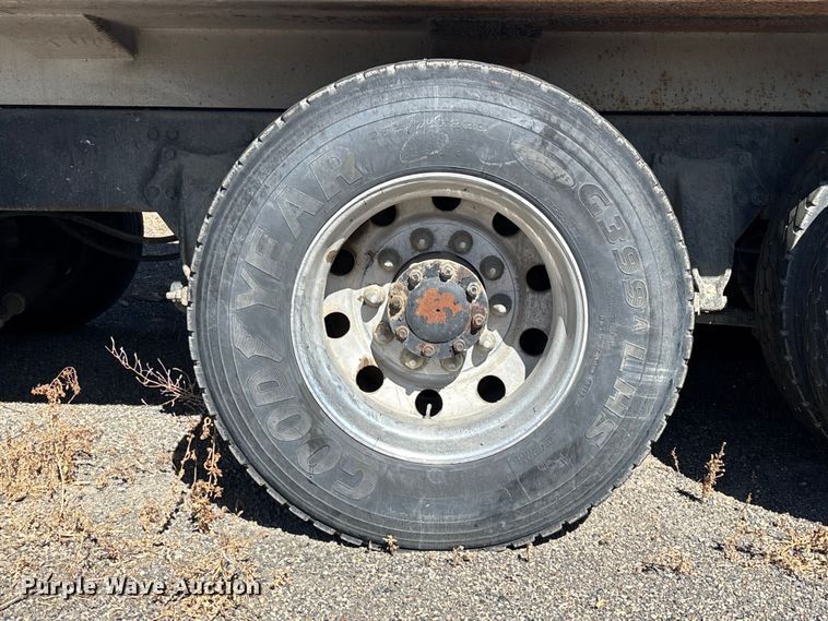 image for item FB5507 2014 Freightliner Cascadia dump truck