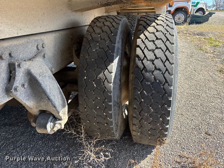 image for item FB5507 2014 Freightliner Cascadia dump truck