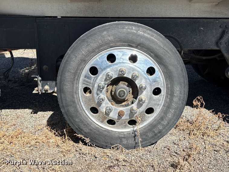 image for item FB5507 2014 Freightliner Cascadia dump truck