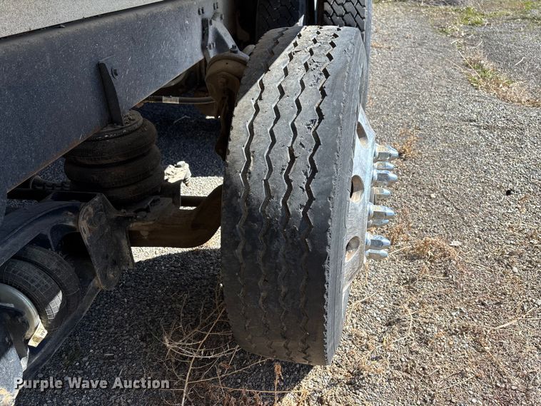 image for item FB5507 2014 Freightliner Cascadia dump truck