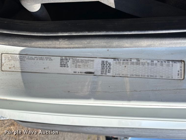 image for item FB5507 2014 Freightliner Cascadia dump truck