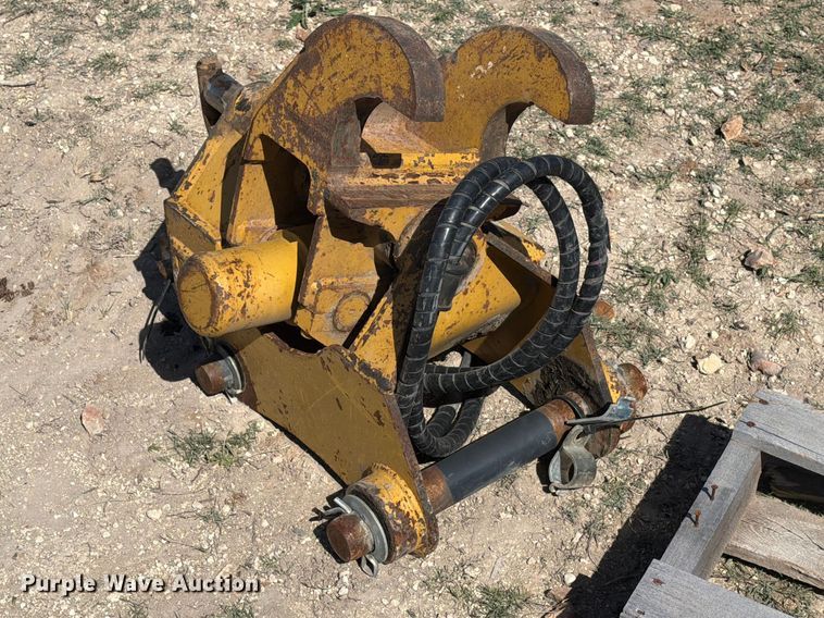 image for item FB8017 Caterpillar 279-3855 hydraulic quick coupler