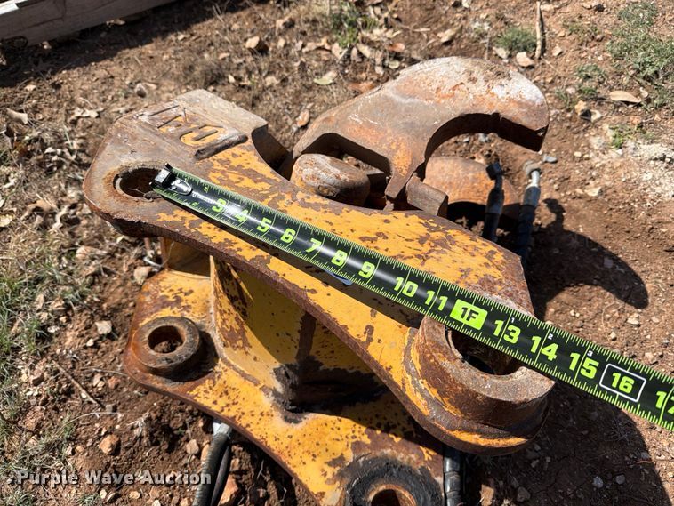 image for item FB8018 Caterpillar 279-3855 hydraulic quick coupler