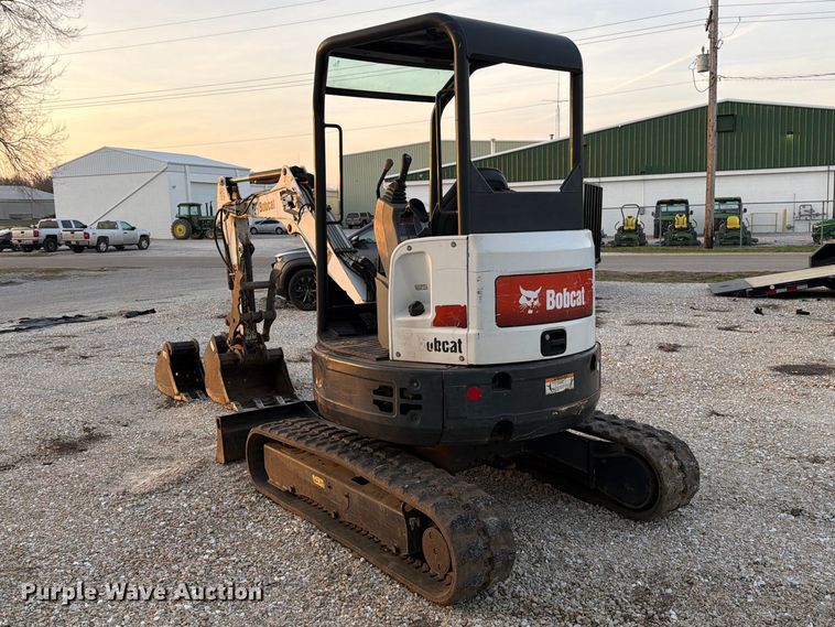 image for item FB8032 2017 Bobcat E26 mini excavator