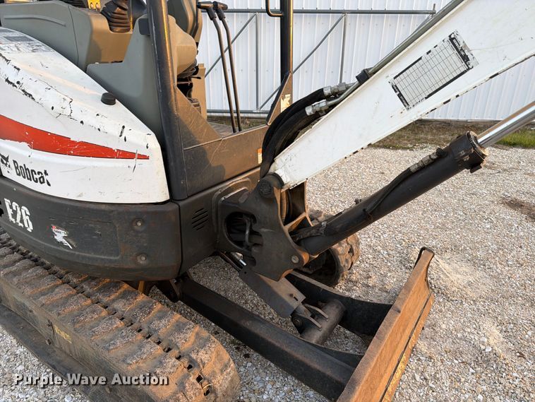 image for item FB8032 2017 Bobcat E26 mini excavator