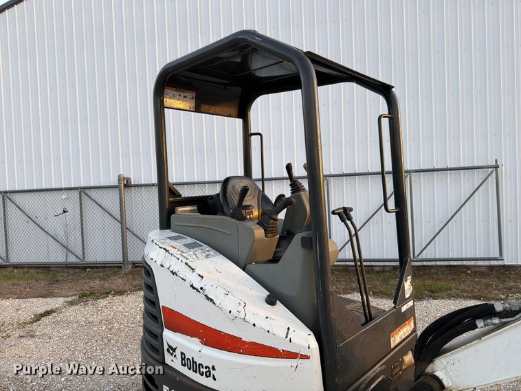 image for item FB8032 2017 Bobcat E26 mini excavator