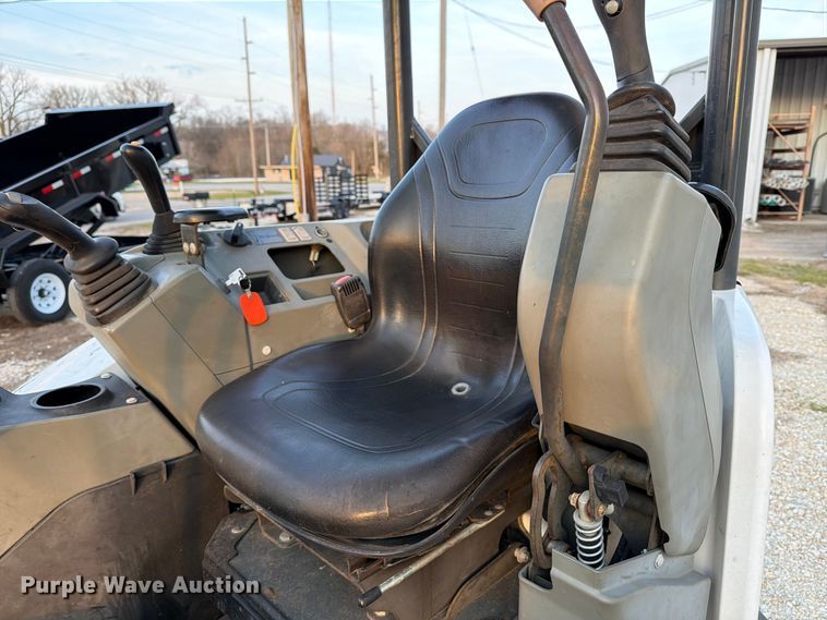 image for item FB8032 2017 Bobcat E26 mini excavator