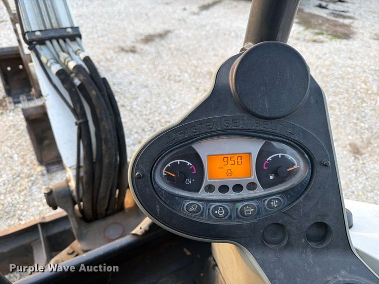 image for item FB8032 2017 Bobcat E26 mini excavator