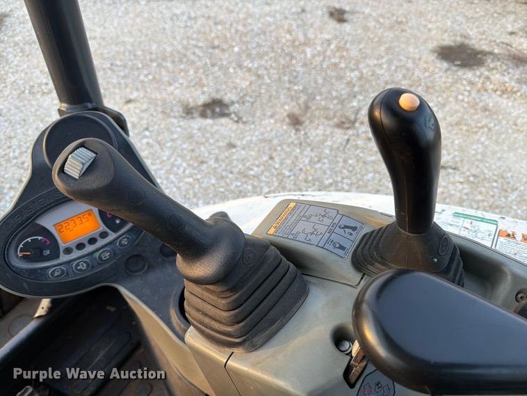 image for item FB8032 2017 Bobcat E26 mini excavator