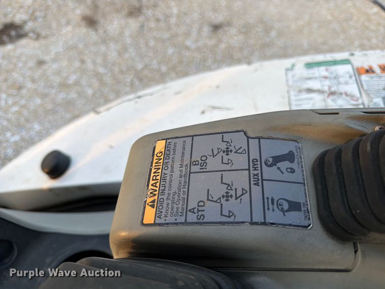 image for item FB8032 2017 Bobcat E26 mini excavator