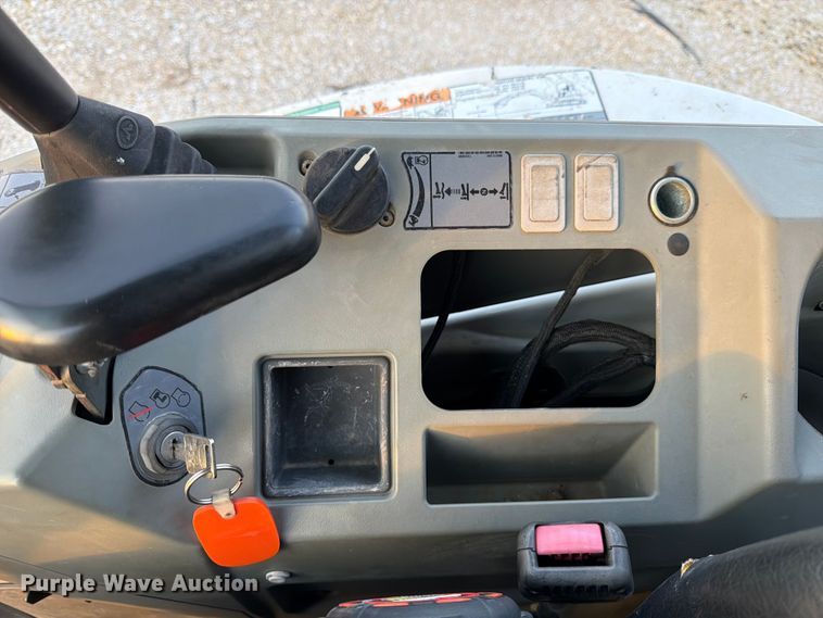 image for item FB8032 2017 Bobcat E26 mini excavator