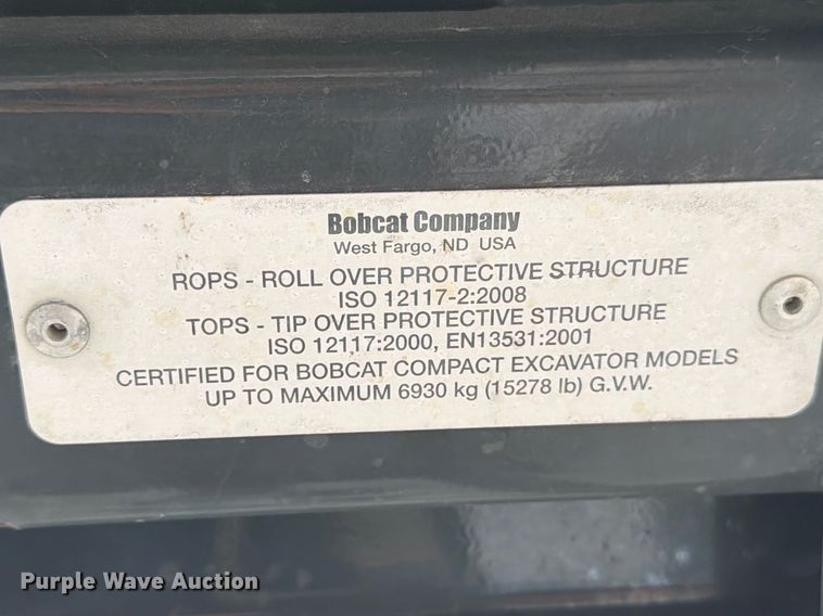 image for item FB8032 2017 Bobcat E26 mini excavator