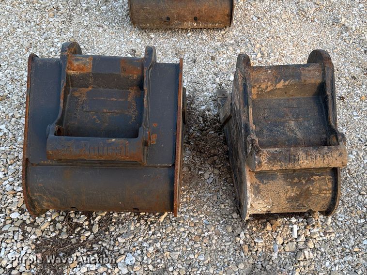 image for item FB8032 2017 Bobcat E26 mini excavator