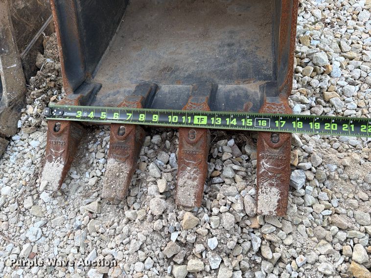 image for item FB8032 2017 Bobcat E26 mini excavator