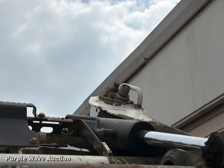 image for item FB8058 2019 Bobcat T650 tracked skid steer loader