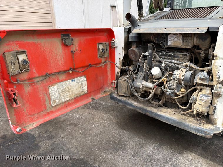 image for item FB8058 2019 Bobcat T650 tracked skid steer loader