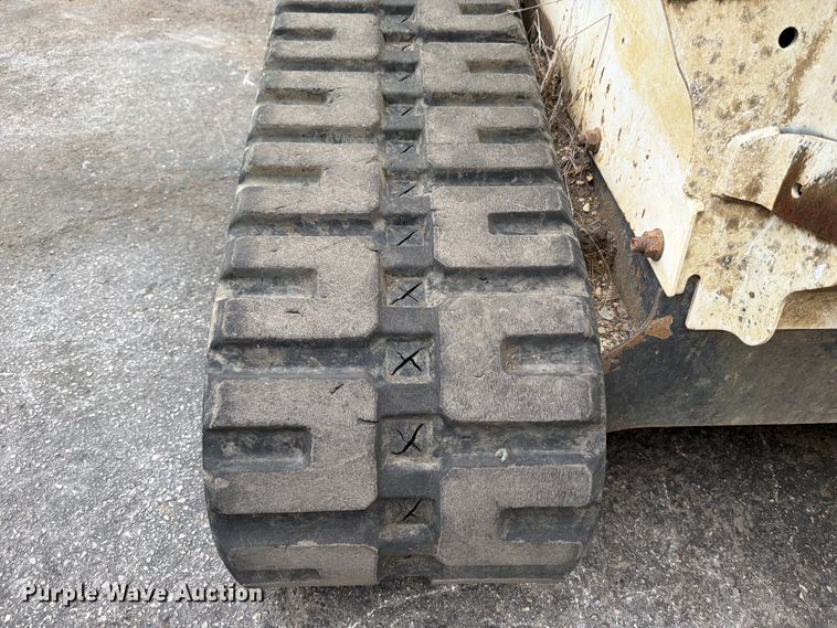 image for item FB8058 2019 Bobcat T650 tracked skid steer loader