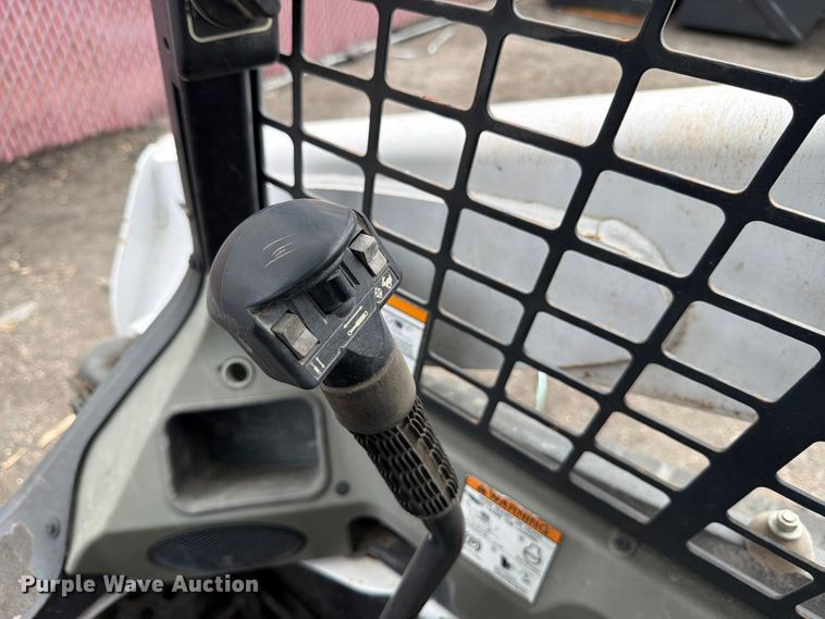 image for item FB8060 2018 Bobcat T650 tracked skid steer loader