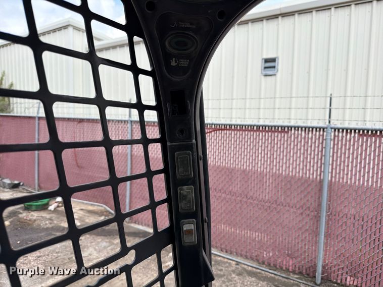 image for item FB8060 2018 Bobcat T650 tracked skid steer loader