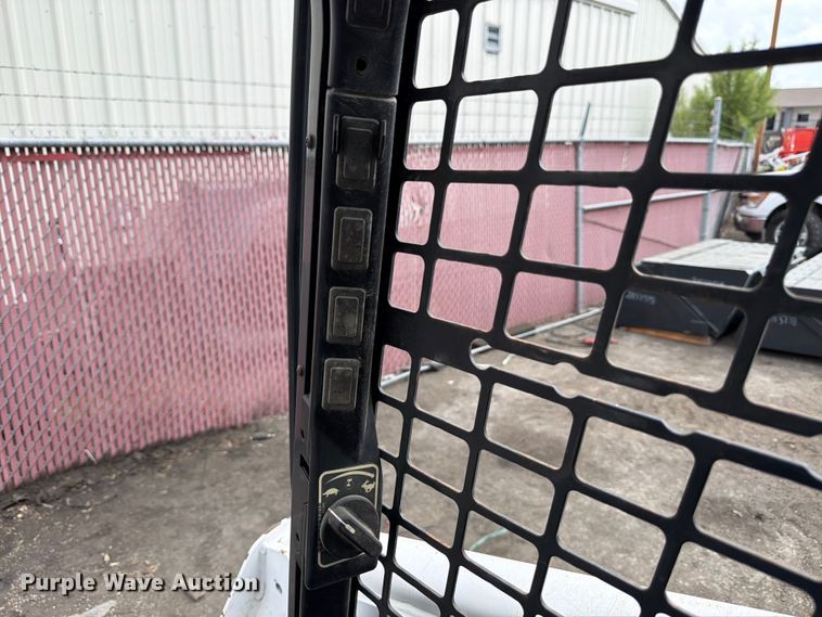 image for item FB8060 2018 Bobcat T650 tracked skid steer loader