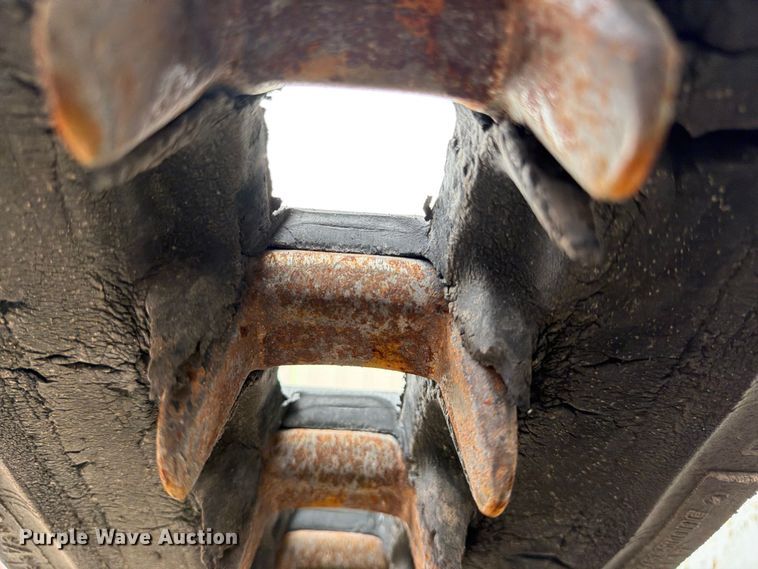 image for item FB8060 2018 Bobcat T650 tracked skid steer loader