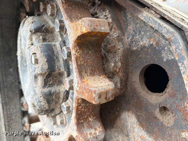 image for item FB8060 2018 Bobcat T650 tracked skid steer loader