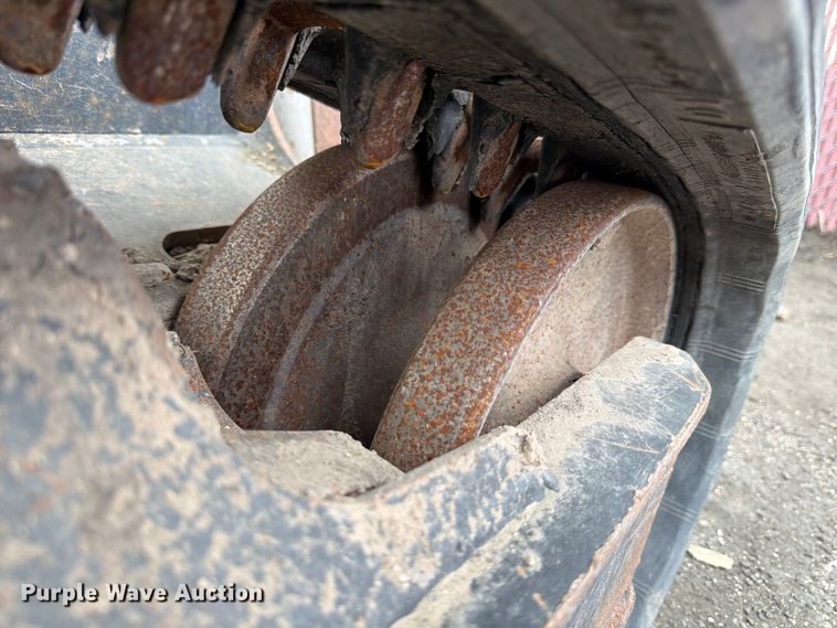 image for item FB8060 2018 Bobcat T650 tracked skid steer loader