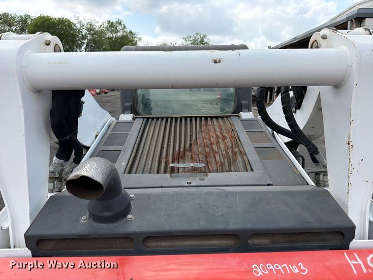 image for item FB8061 2016 Bobcat T750 tracked skid steer loader