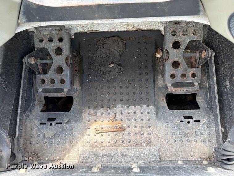 image for item FB8061 2016 Bobcat T750 tracked skid steer loader