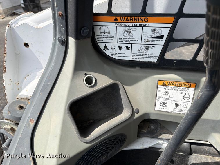 image for item FB8061 2016 Bobcat T750 tracked skid steer loader