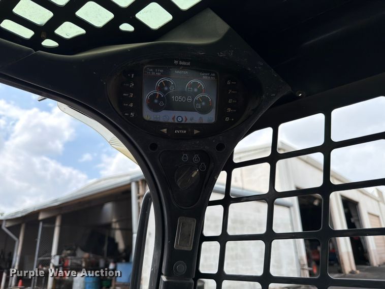 image for item FB8061 2016 Bobcat T750 tracked skid steer loader