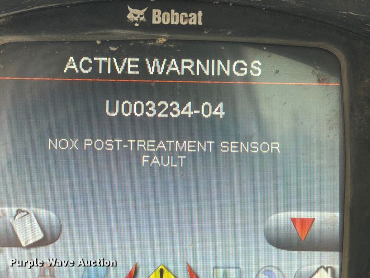 image for item FB8061 2016 Bobcat T750 tracked skid steer loader