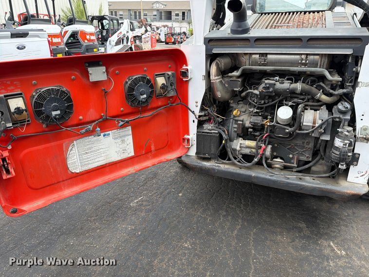 image for item FB8061 2016 Bobcat T750 tracked skid steer loader