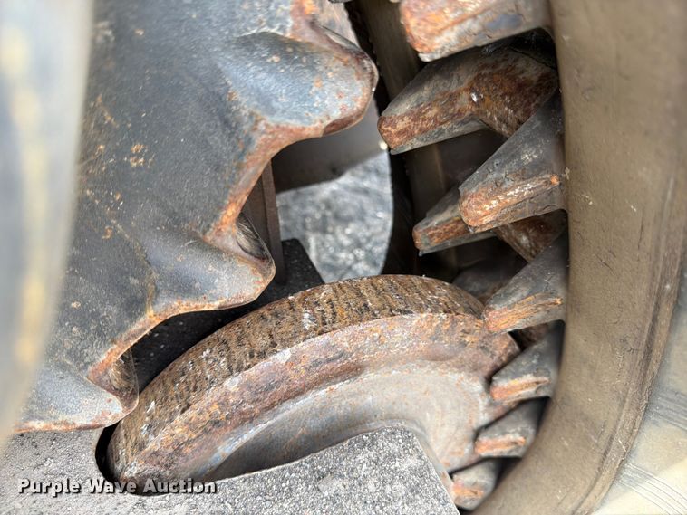 image for item FB8061 2016 Bobcat T750 tracked skid steer loader