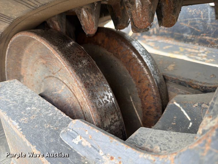 image for item FB8061 2016 Bobcat T750 tracked skid steer loader