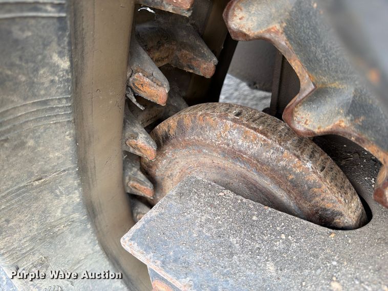 image for item FB8061 2016 Bobcat T750 tracked skid steer loader