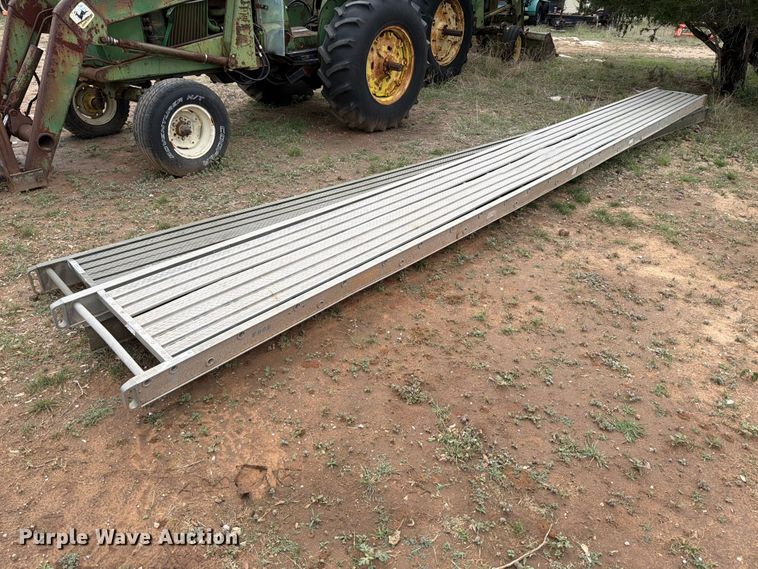 image for item FB8065 (2) 24' x 24